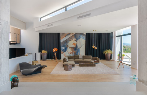 El Paraíso Alto: Modern Luxury Mansion - Image 2