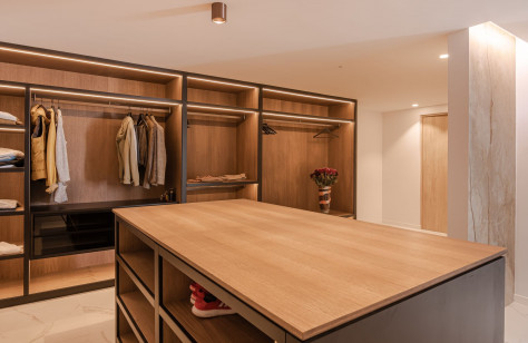 El Paraíso Alto: Modern Luxury Mansion - Image 11