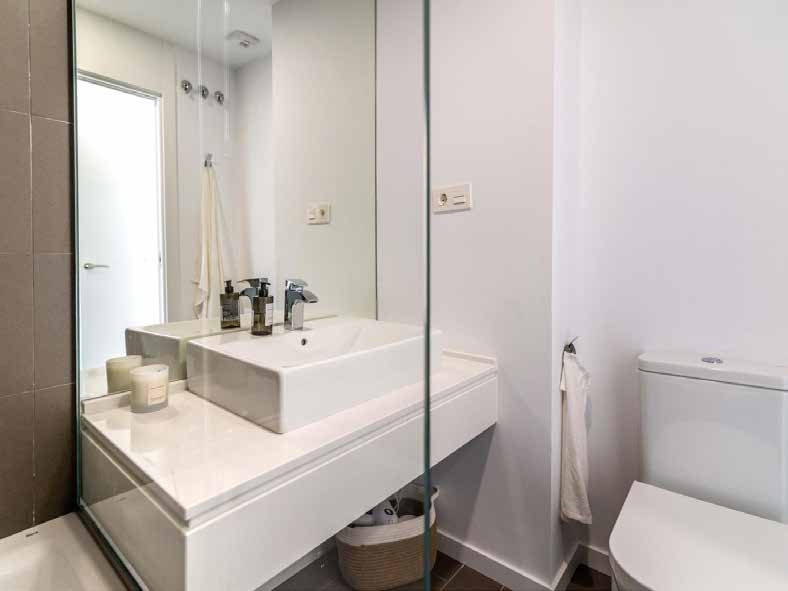 Oceana Views Apartment - Image 12