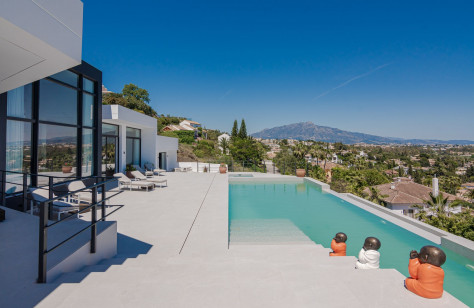 El Paraíso Alto: Modern Luxury Mansion - Image 7