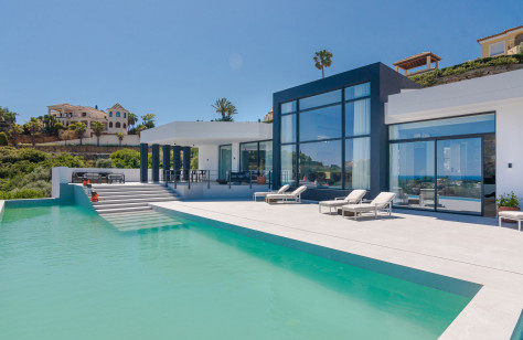 El Paraíso Alto: Modern Luxury Mansion - Image 6
