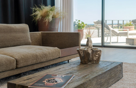 El Paraíso Alto: Modern Luxury Mansion - Image 3