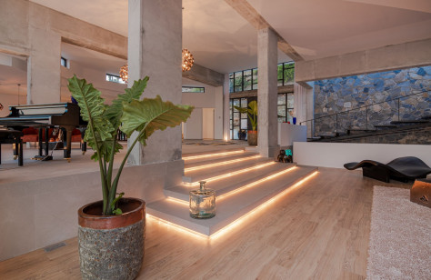 El Paraíso Alto: Modern Luxury Mansion - Image 15