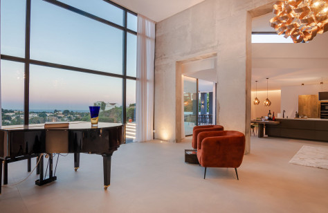 El Paraíso Alto: Modern Luxury Mansion - Image 13