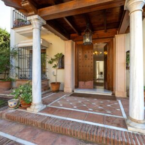 Spacious 6 BDRM Villa - Golf Lover's Paradise image 1
