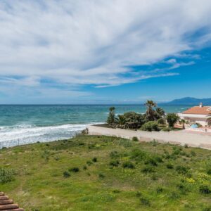 Sunny 3 BDRM Beachfront Townhouse w Pool image 1