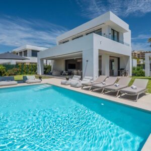Brand NEW 4 BDRM Luxury Villa - Close to Beach image 1