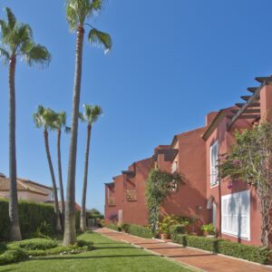 Charming and Modern Townhouse on the Beach image 1