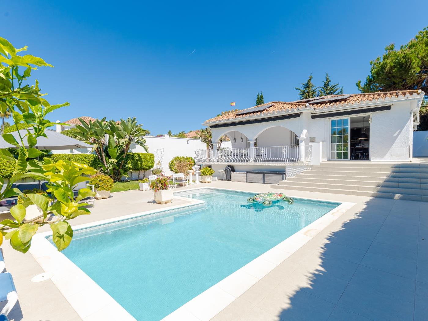 Modern Villa w/ Heated Pool-BBQ-Walk to the beach image 2