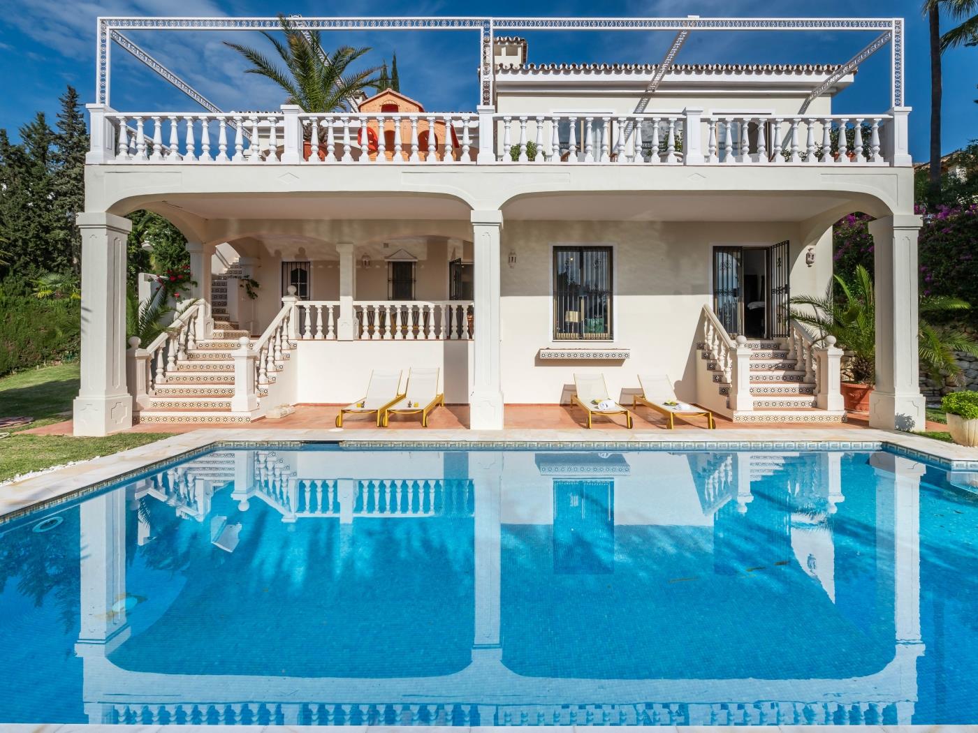 Peaceful 4 BDRM Andalusian Villa w Sea Views image 2