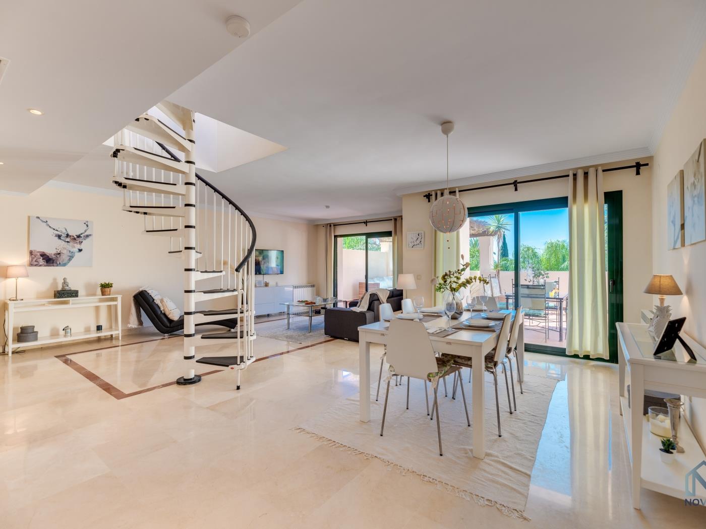Modern and Spacious 2 BDRM Penthouse w/ 3 Pools