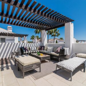 Modern 2 Bedroom Penthouse w/ Terrace, Pool BBQ