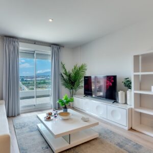 Luxury 3 BDRM Apt w Rooftop Pool Stunning Views