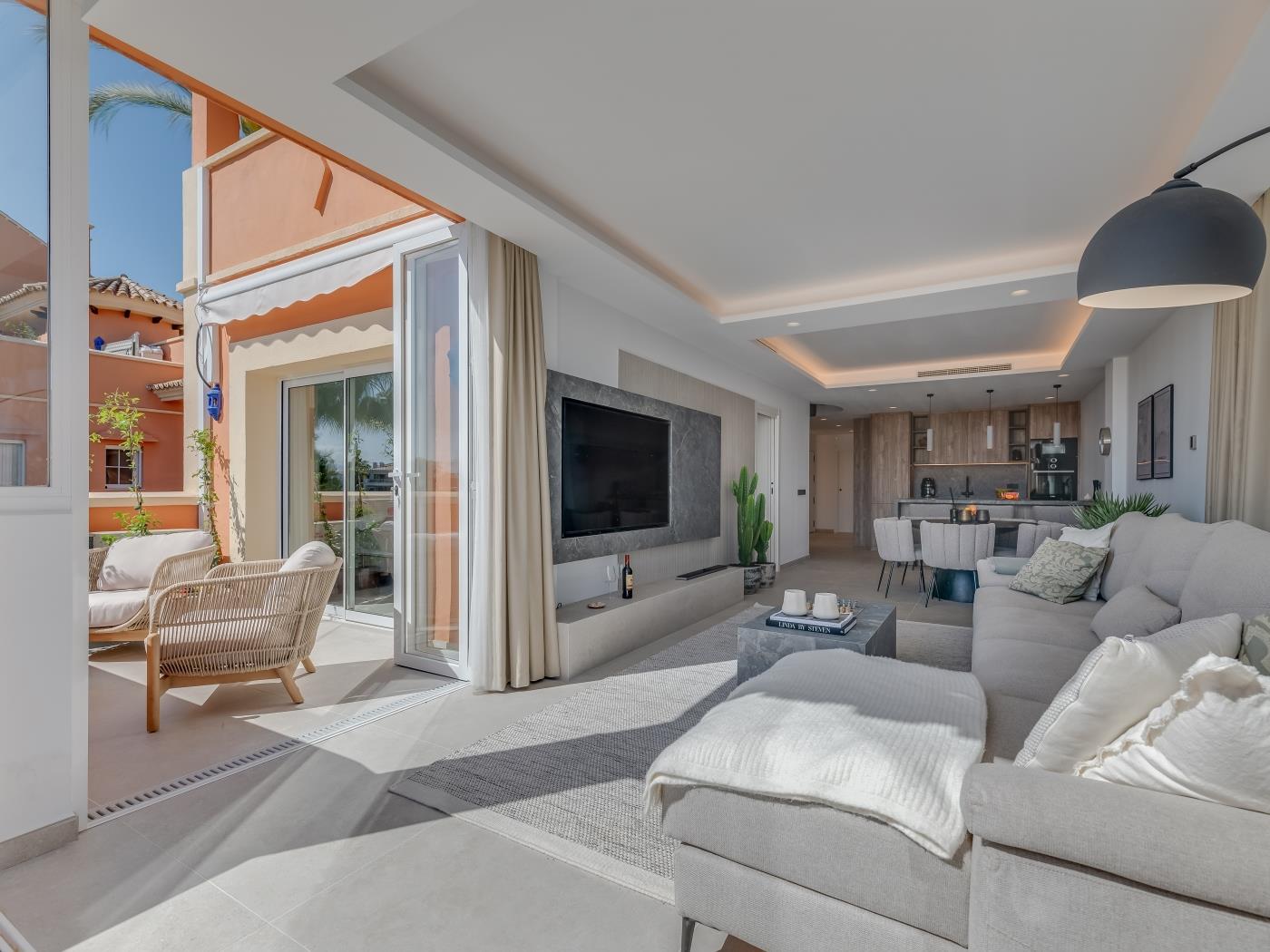 Luxury 3 BDRM Apt w/ Private Pool and Sea Views