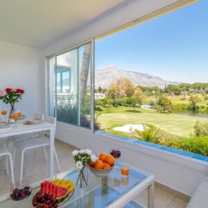 DUPLEX in Nueva Andalucia, Golfers Paradise