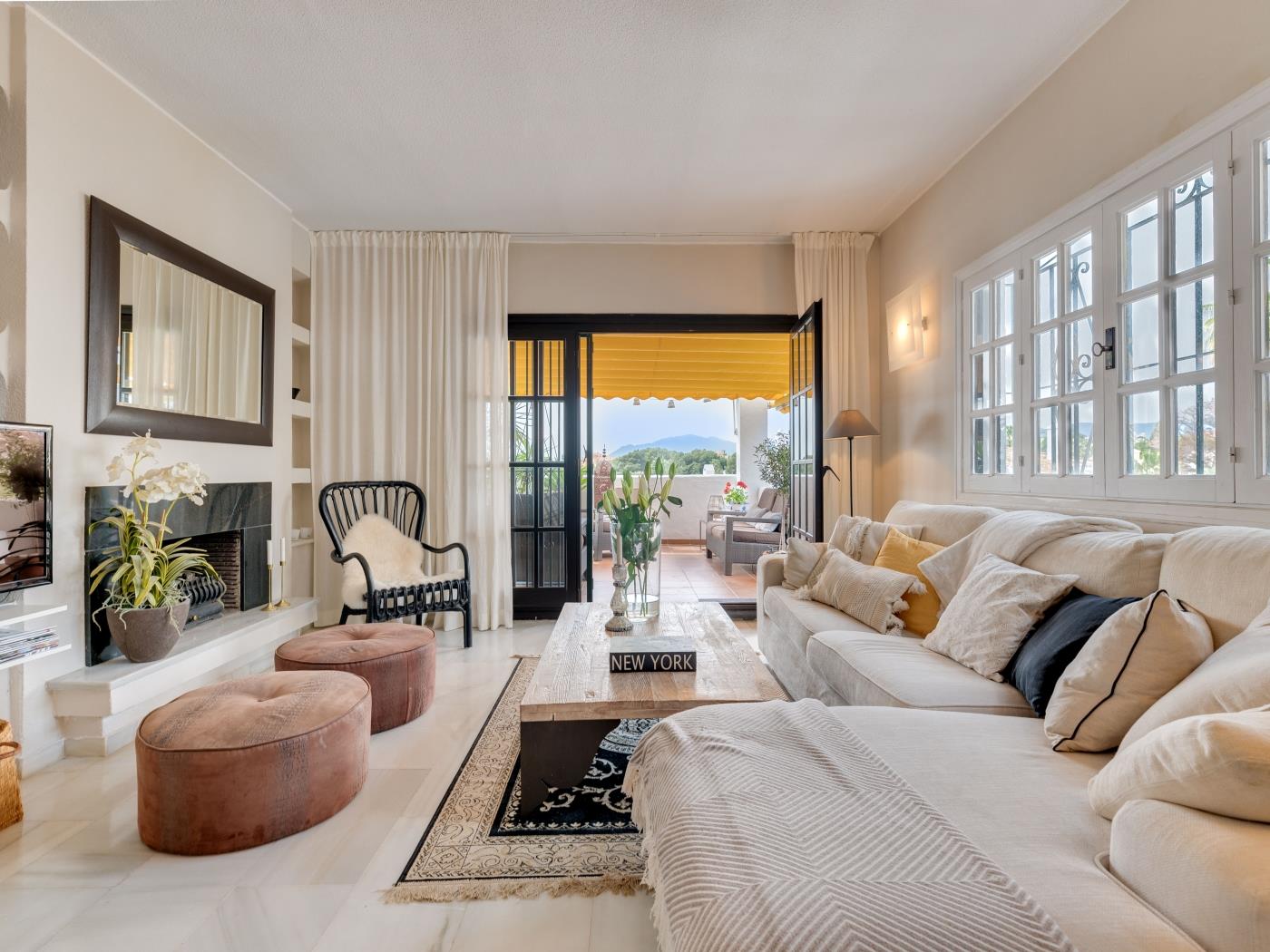 Aldea Blanca 2 BDRM Central Apt w Stunning Views