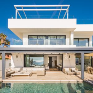 Frontline 6 BDRM Luxury Villa w Beach Access