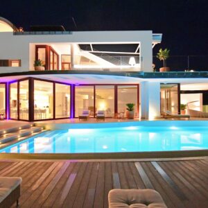 Extraordinary 7 BDRM Villa w Pool, Gym, Cinema