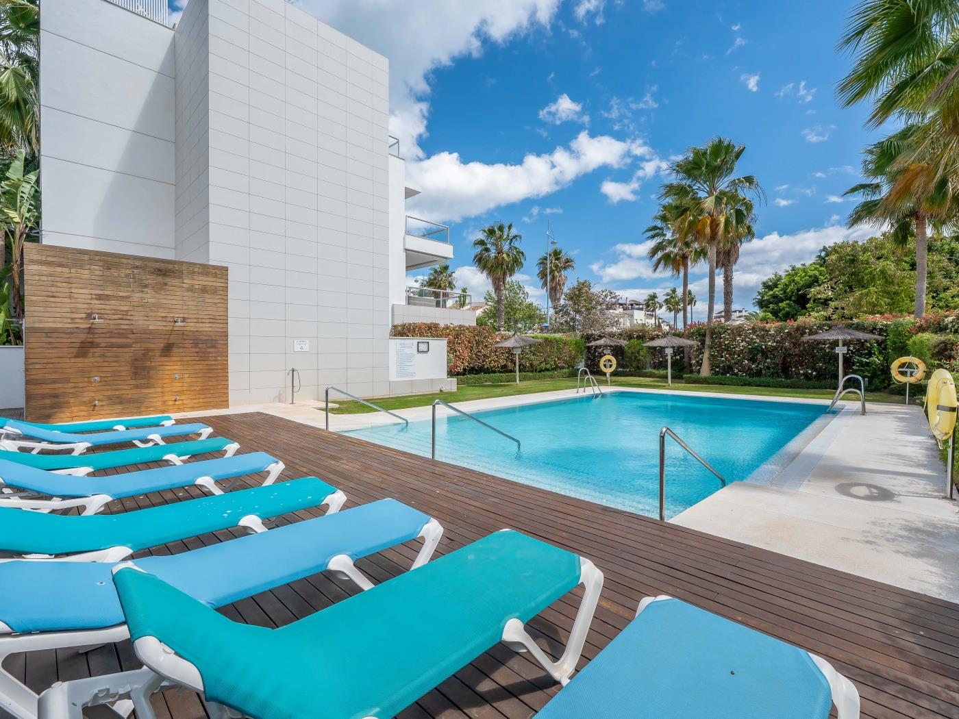 Newly Built 3 BDRM Lavish Beachside Penthouse image 3