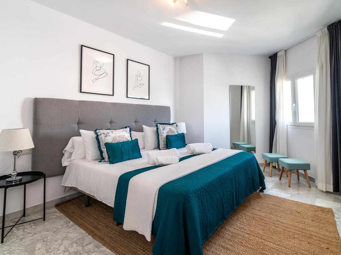 Puerto Banús Finest 2-BDRM apt- 50 metres to Beach image 3