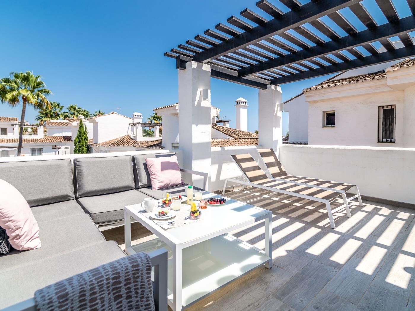 Top Renovated Penthouse in Sunny Los Naranjos ✔ image 3