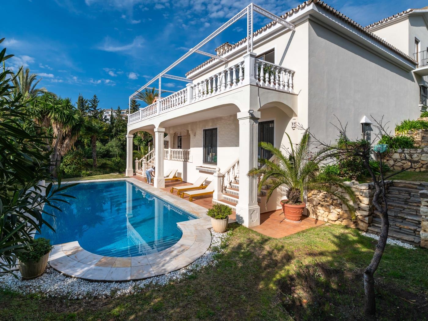 Peaceful 4 BDRM Andalusian Villa w Sea Views image 3