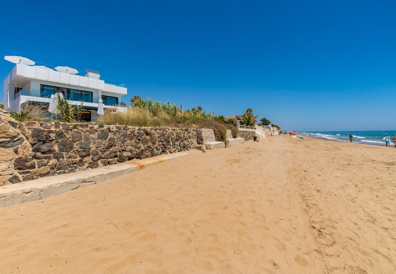 The Beach House image 3
