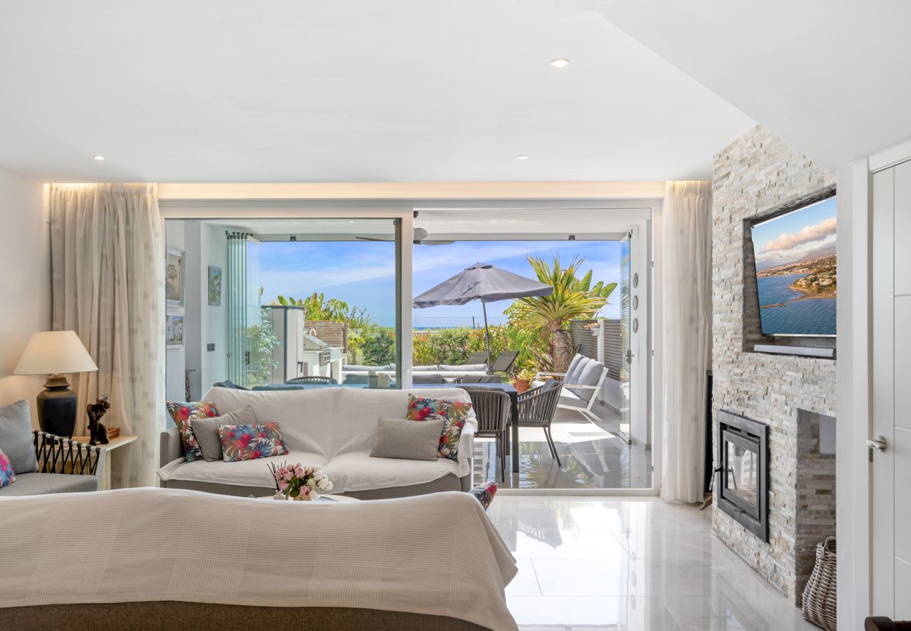 Beach Townhouse image 3