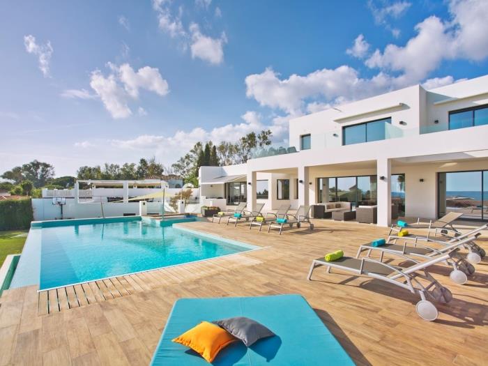 Extravagant 8 BDRM Villa In Marbella, Beachside ✔ image 3