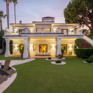 Newly Renovated Luxury 7 BDRM Frontline Golf Villa