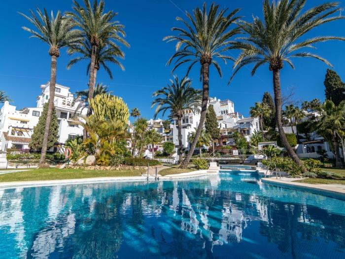 Aldea Blanca 2 BDRM Central Apt w Stunning Views image 3