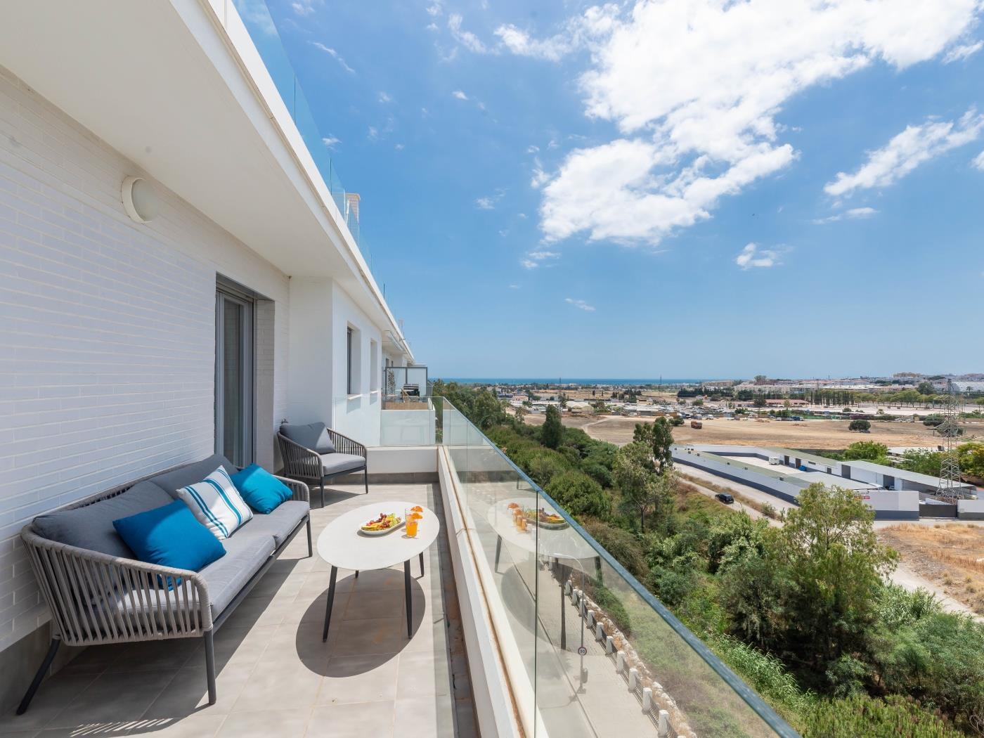 Luxury 3 BDRM Apt w Rooftop Pool Stunning Views image 4