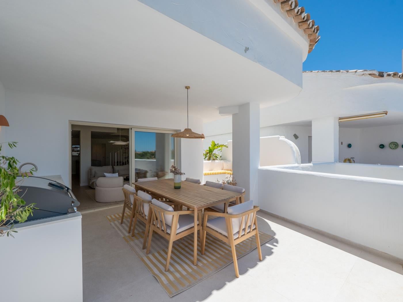 Extravagant Newly Renovated Penthouse w/ Sea Views image 5
