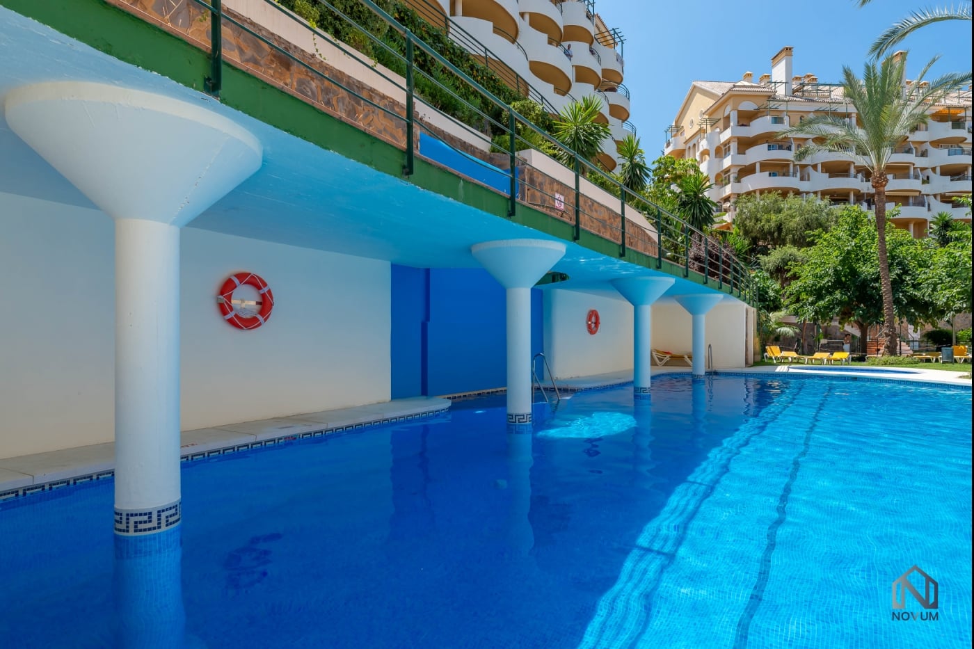 Exquisite 2 BDRM Penthouse w/ Sea Views and Pools image 6