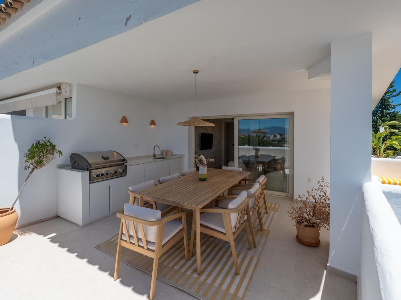 Extravagant Newly Renovated Penthouse w/ Sea Views image 6