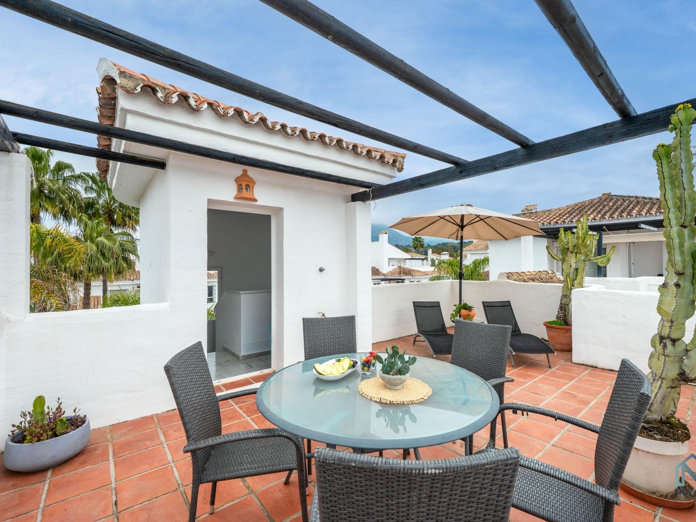 Bright Penthouse in Los Naranjos w Rooftop Terrace image 7