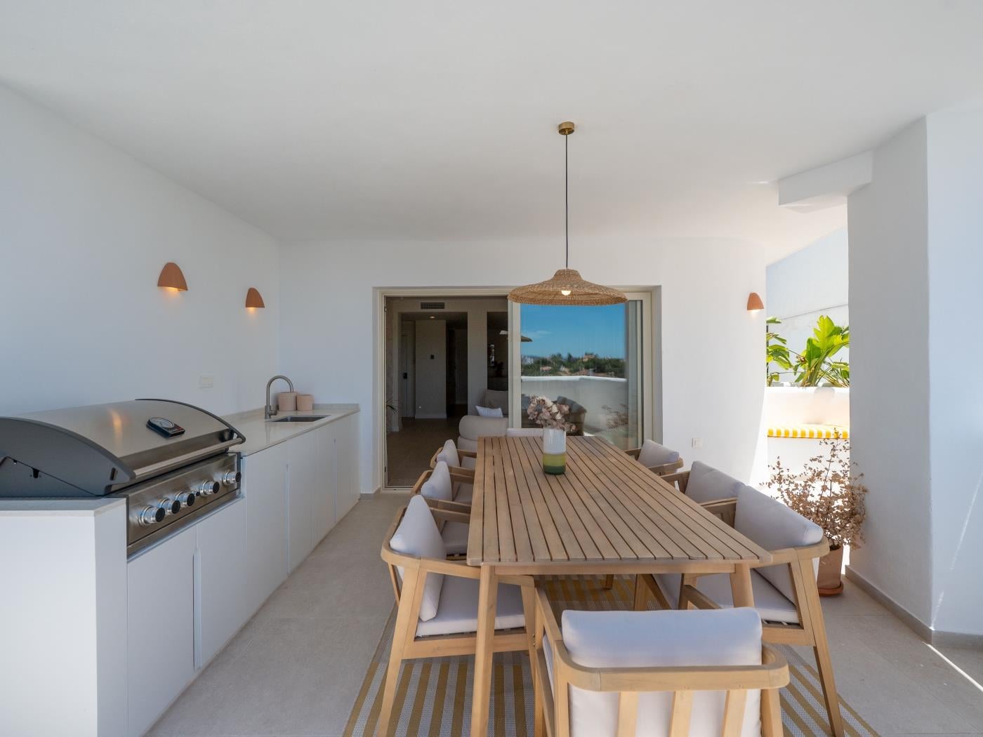 Extravagant Newly Renovated Penthouse w/ Sea Views image 7