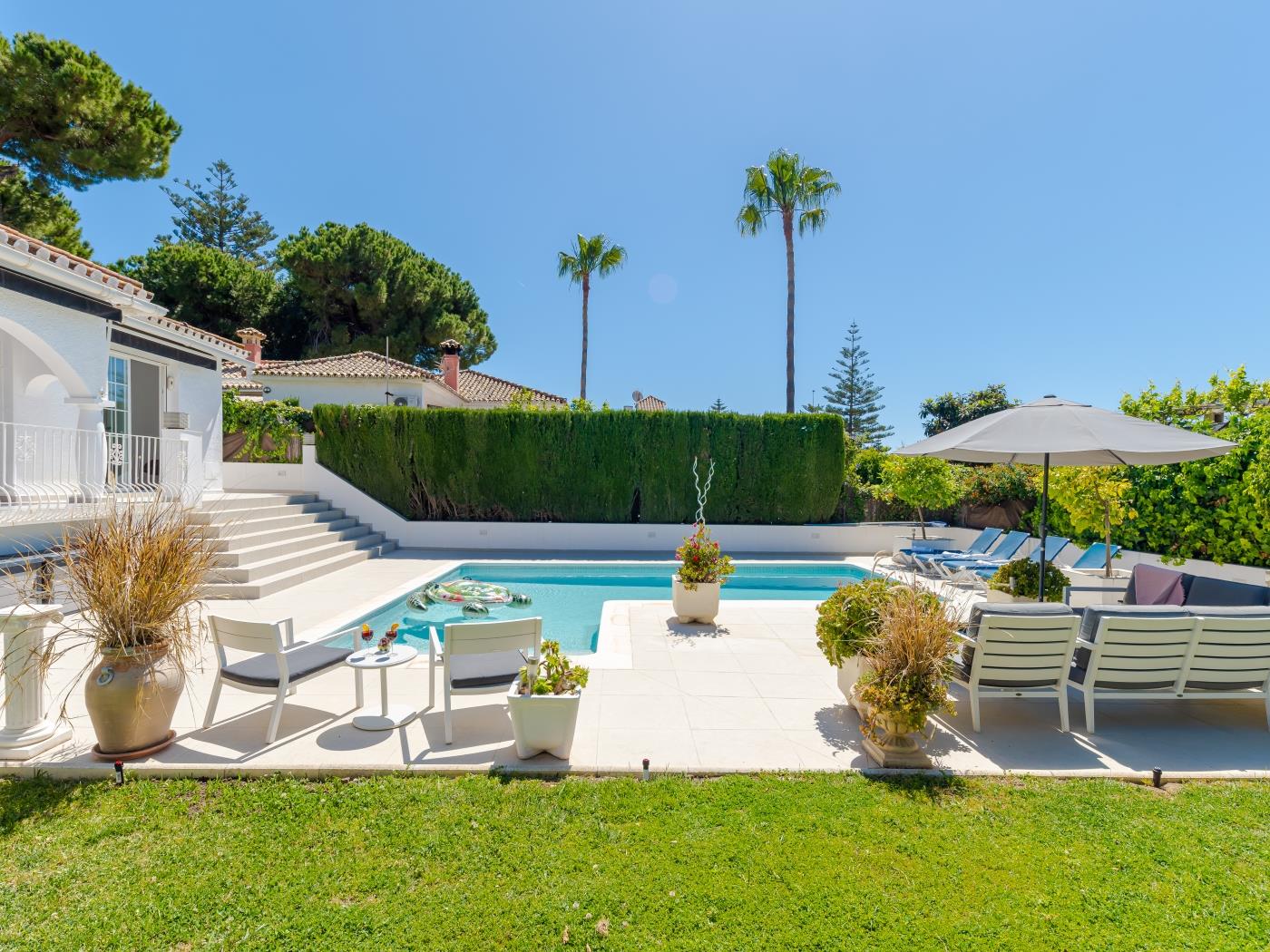 Modern Villa w/ Heated Pool-BBQ-Walk to the beach image 8