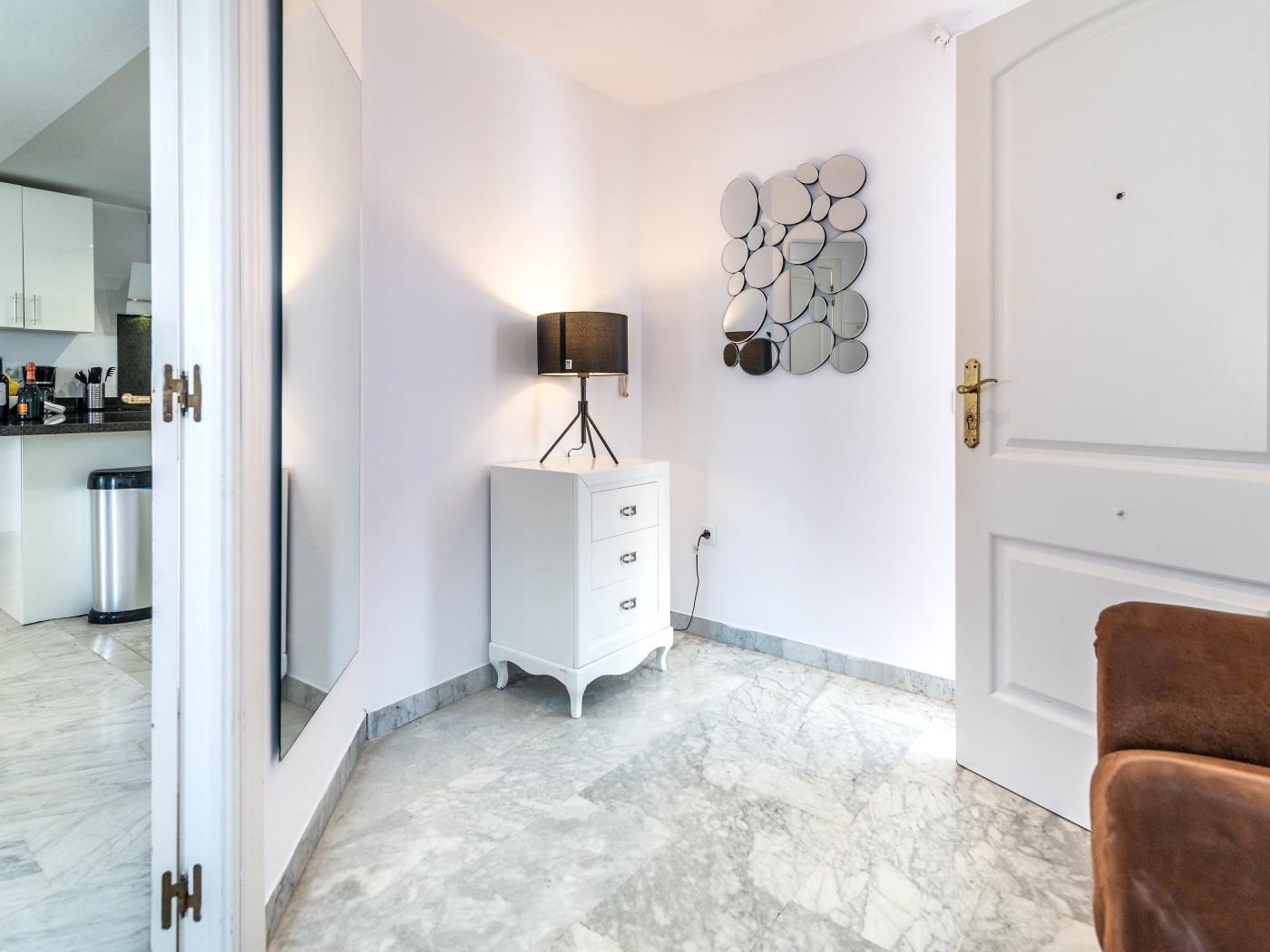 Puerto Banús Finest 2-BDRM apt- 50 metres to Beach image 8
