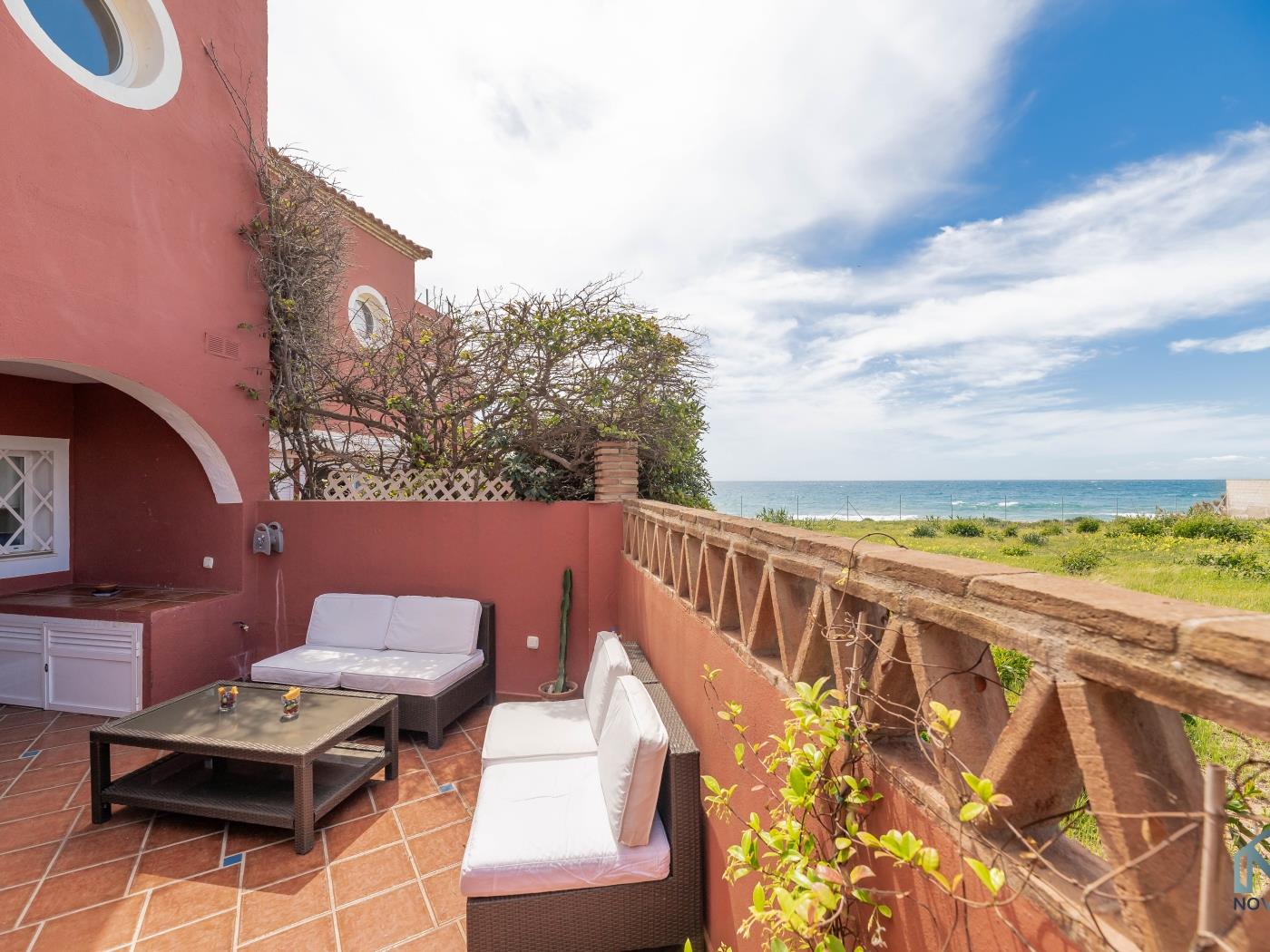 Sunny 3 BDRM Beachfront Townhouse w Pool image 8