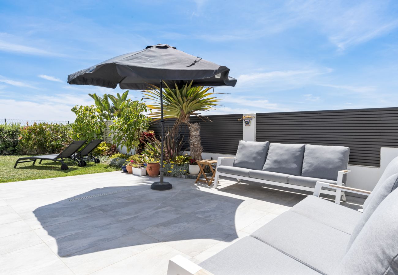 Beach Townhouse image 8
