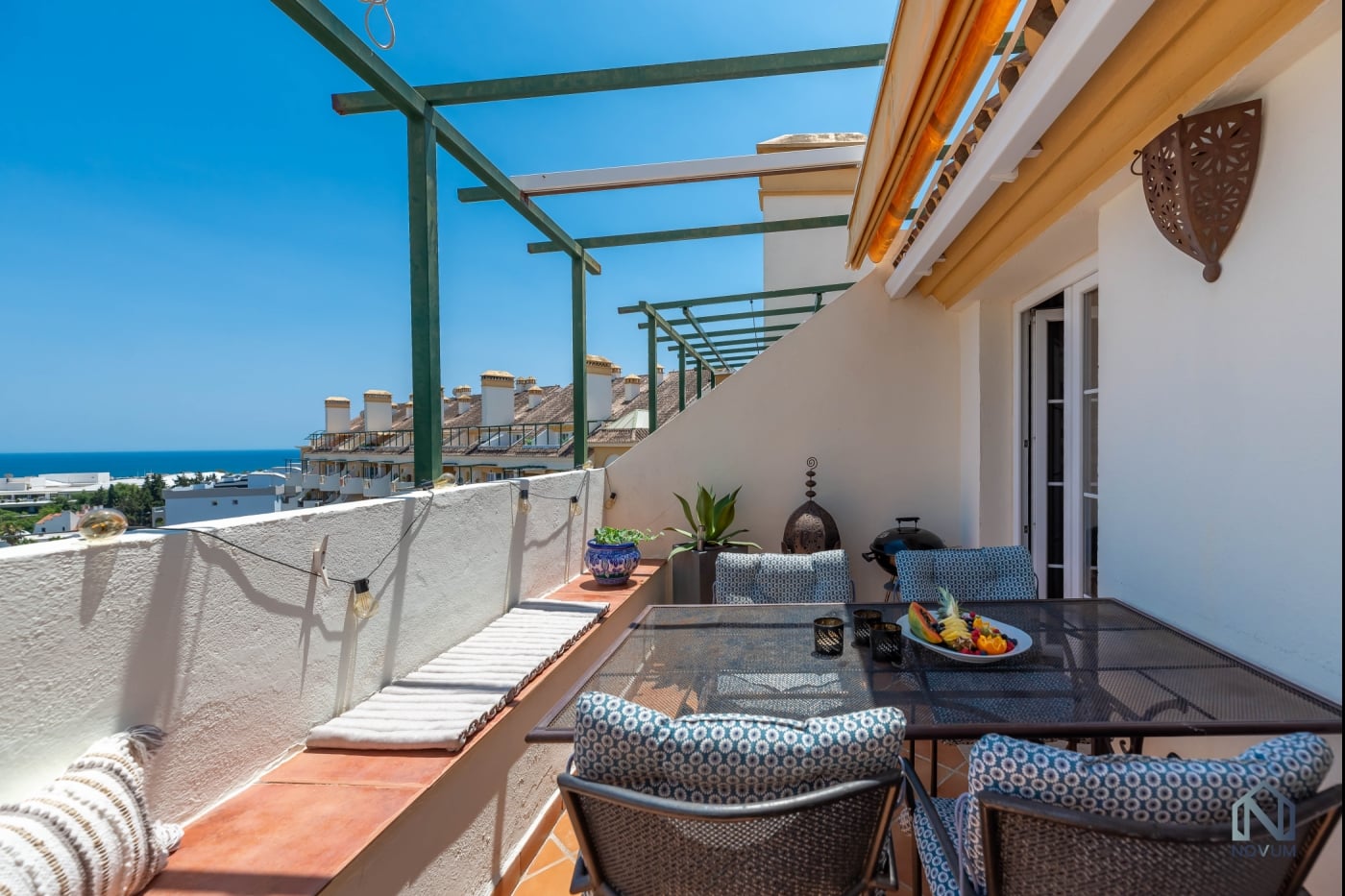 Exquisite 2 BDRM Penthouse w/ Sea Views and Pools image 8