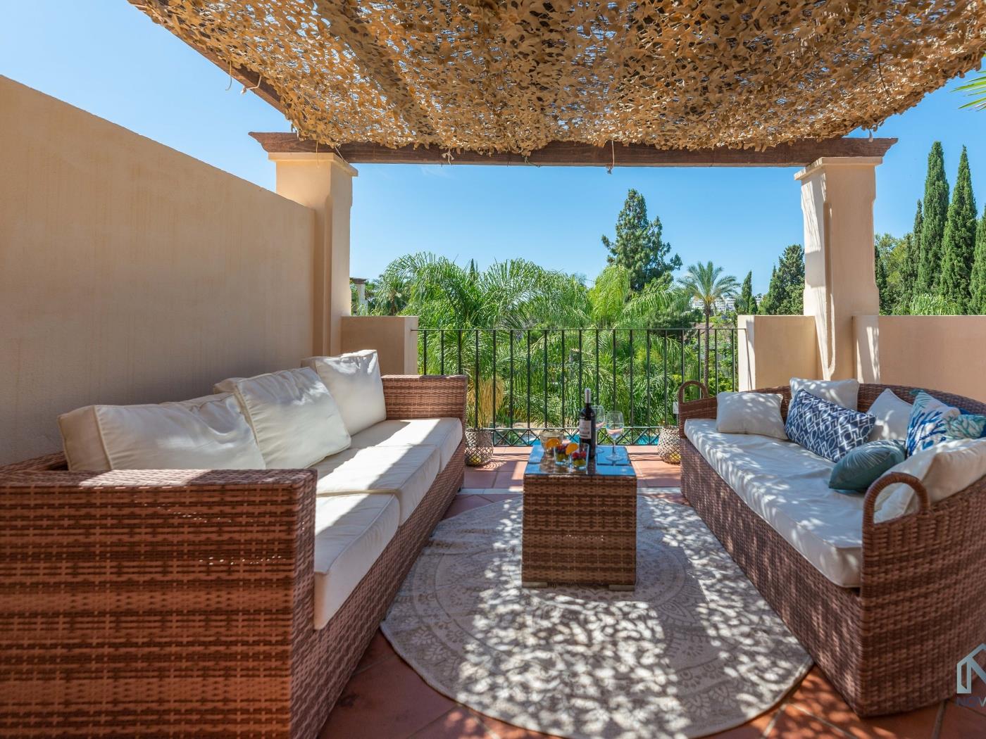 Modern and Spacious 2 BDRM Penthouse w/ 3 Pools image 8