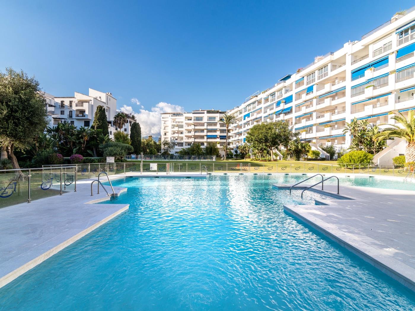 Modern Apartment in the Heart of Puerto Banús image 8